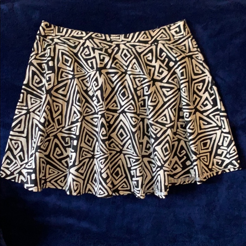 Forever 21 Geometric Mini Skirt